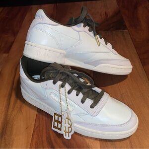 Reebok Jazerai x Club C 85 'It's A Man's World'

Womens 7 - excellent condition